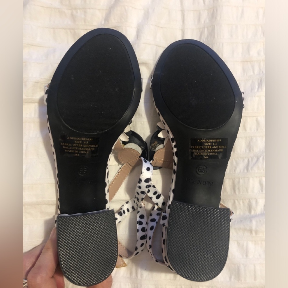 Betsey Johnson Open Toe Floral Black White Casual Polka Dot Coquette Block Heels - Picture 8 of 9